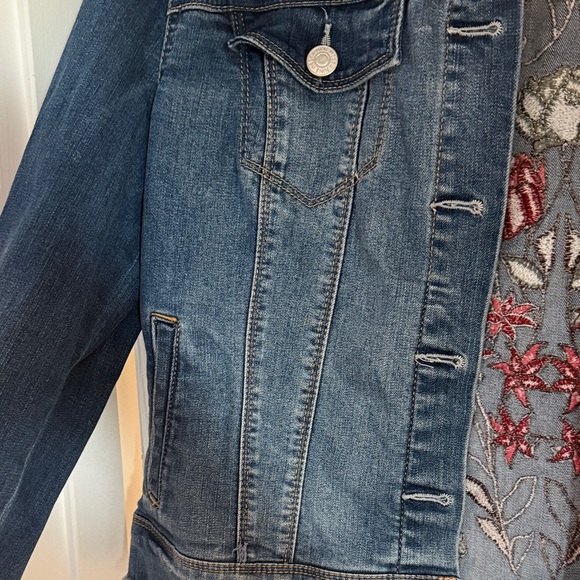 Nine West Denim Jacket with Floral Embroidery and fringe hem large - Picture 4 of 6